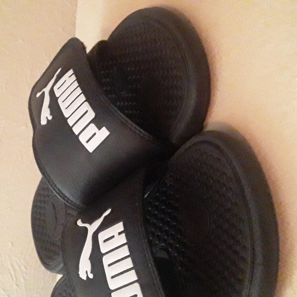 Puma Slides - Picture 5 of 6
